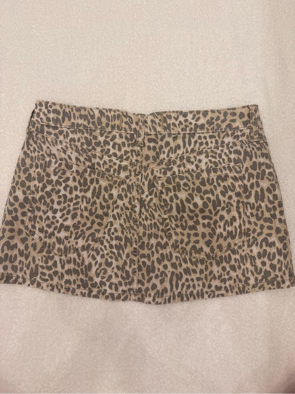 Hollister Neutral Leopard Print Denim Mini Skirt - Picture 4 of 4